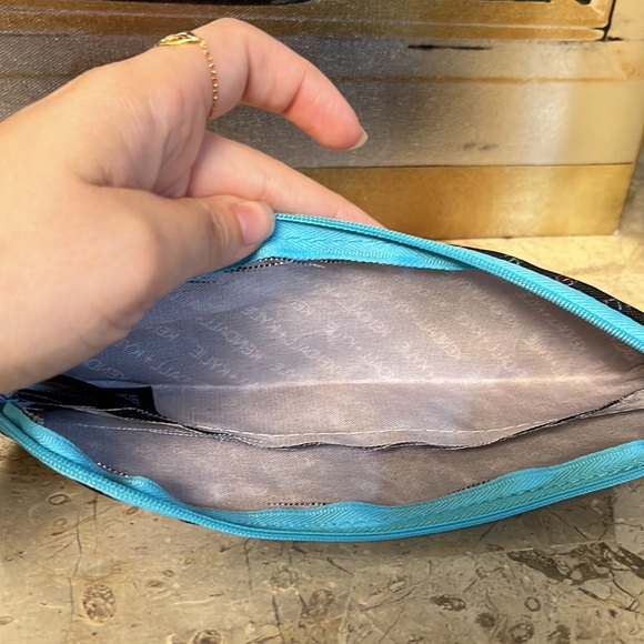 New! Kendall & Kylie Cosmetics Pouch - Picture 3 of 5